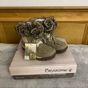 *NEW* Bearpaw Women’s Becka Stone Boot, Size 7
